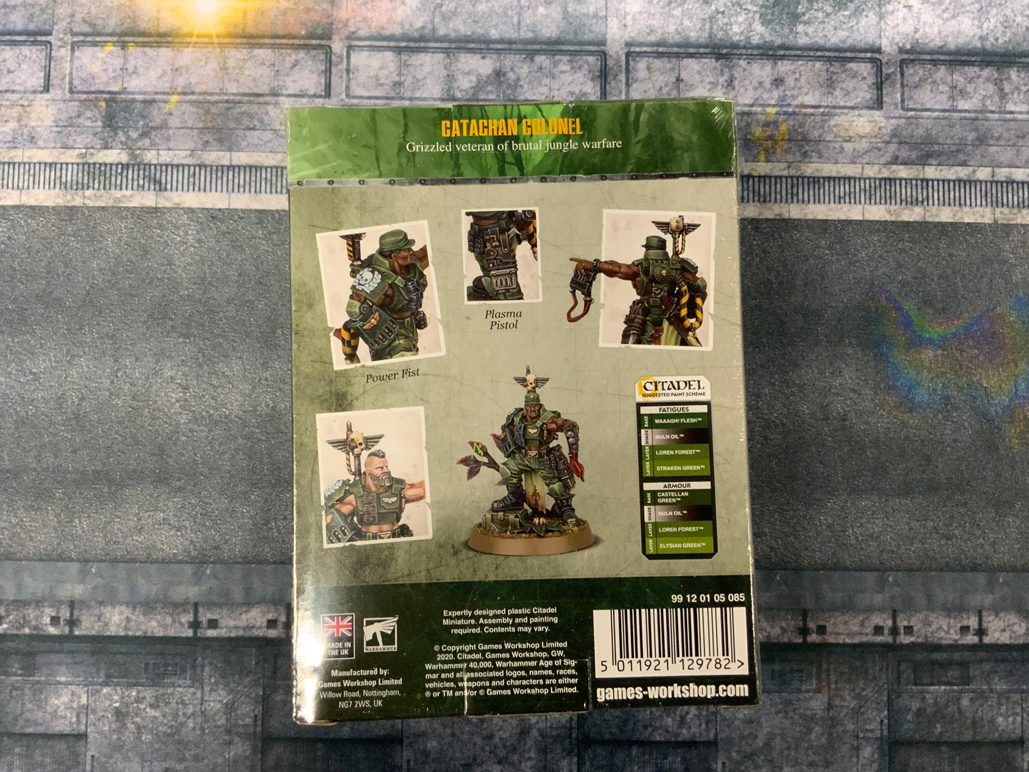 Warhammer 40,000 Astra Militarum - Catachan Colonel