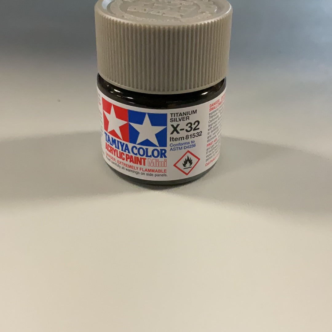 Tamiya color acrylic paint, Titanium Silver, X-32