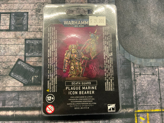 Warhammer 40K Death Guard Plague Marine Icon Bearer