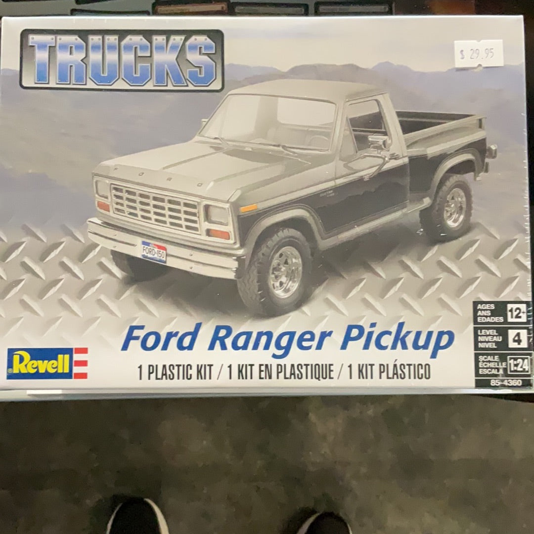 Ford Ranger Pickup Trucks  Revell plastic model